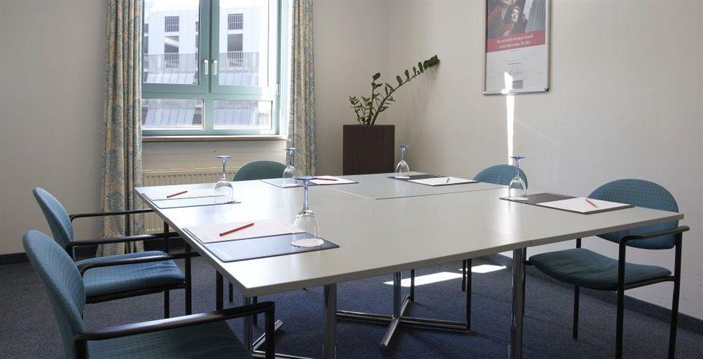 Rugs Hotel Augsburg City Экстерьер фото