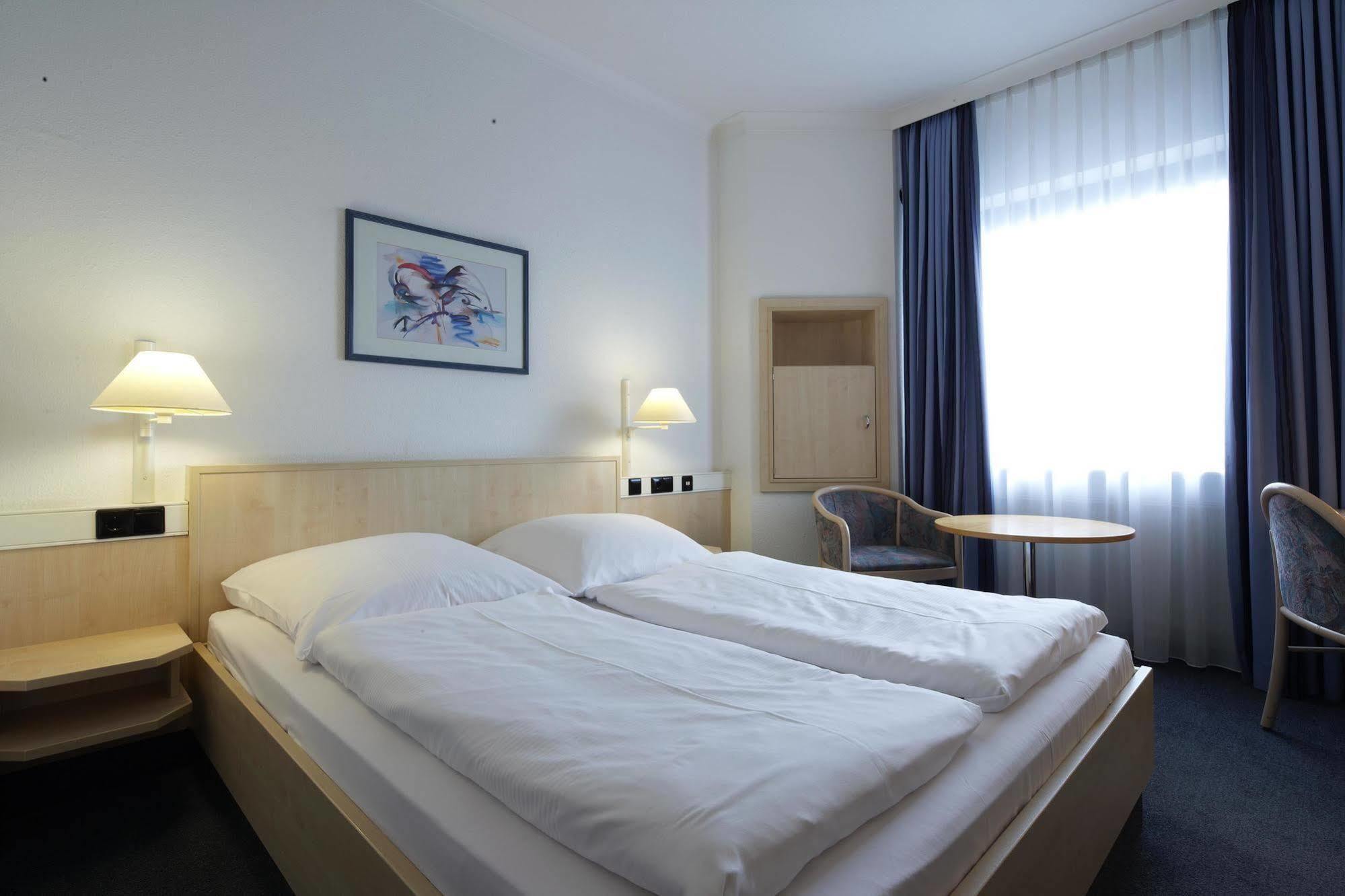 Rugs Hotel Augsburg City Экстерьер фото
